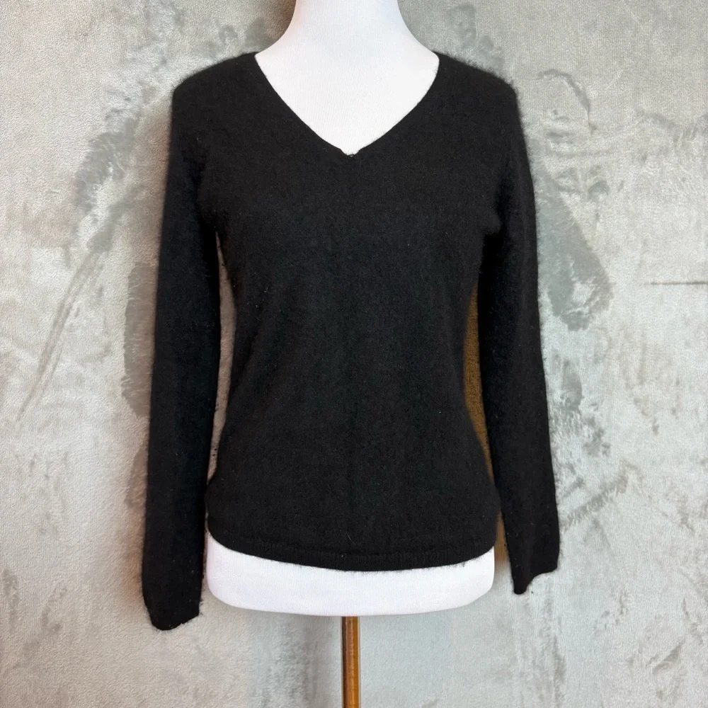 Charter Club 100% Cashmere Classic Black V-Neck Wmn’s Sweater S